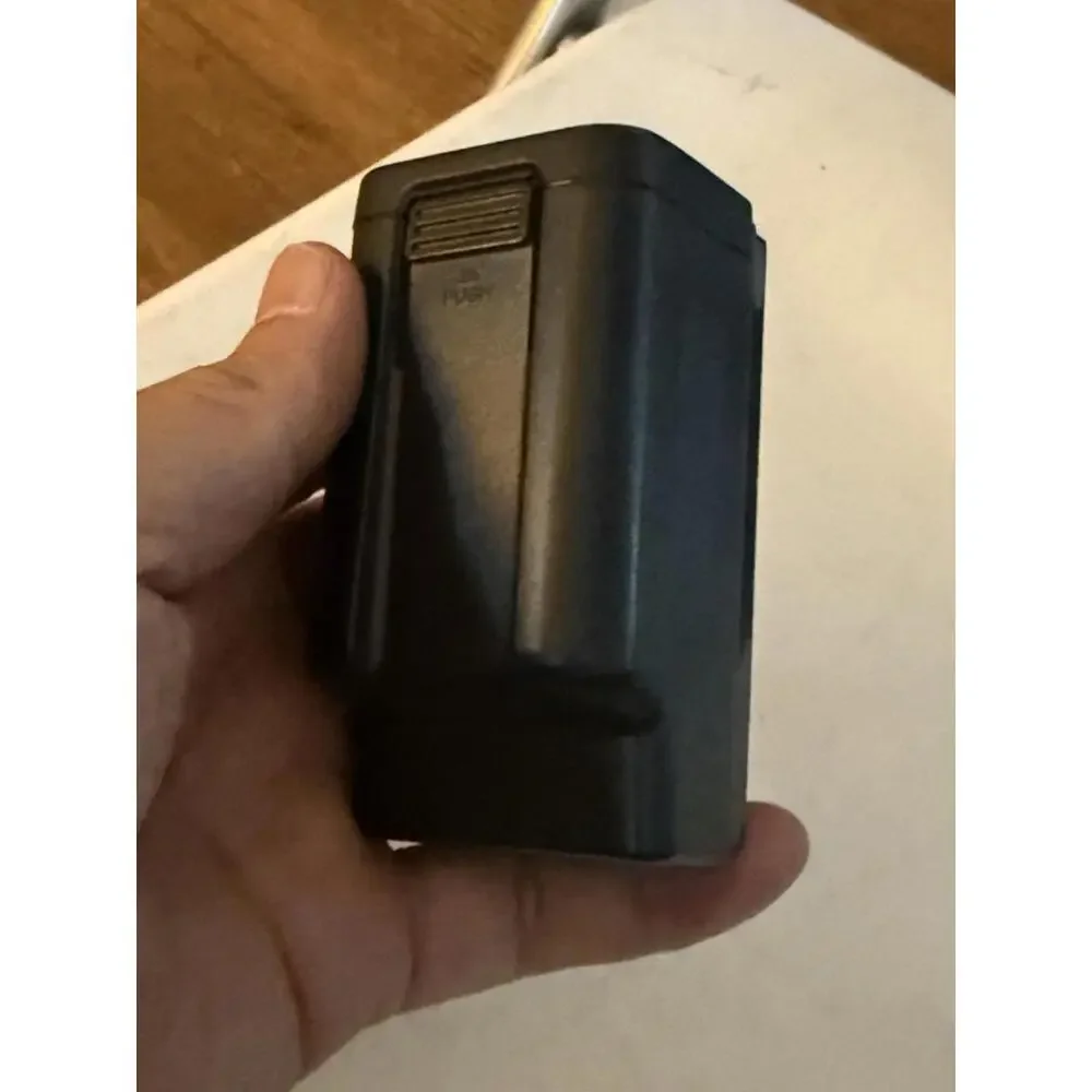 Sony 6b Battery Case N60  Uses 6 AA Batteries
